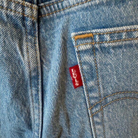 JEANS: Levi Strauss & Co. (blue jeans) - Picture 5 of 16